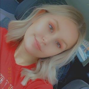 Meet your Posher, Makayla